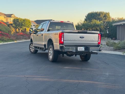 Used 2024 Ford F250 XLT image 2