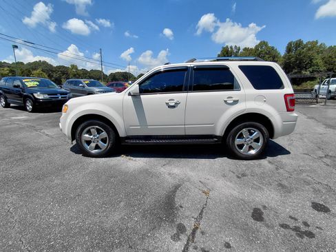 Used 2010 Ford Escape Limited image 3