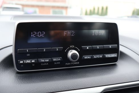 Used 2015 MAZDA MAZDA3 i SV image 20