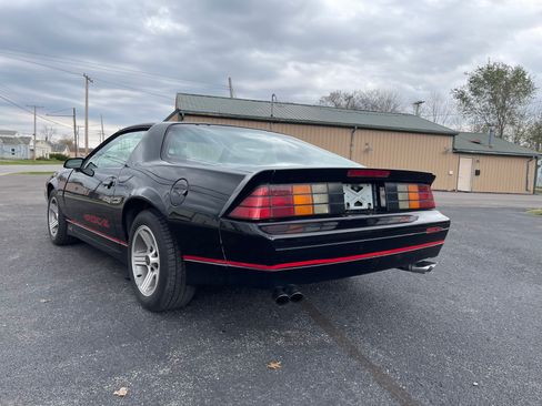 Used 1989 Chevrolet Camaro IROC-Z image 3