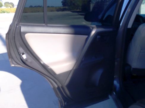 Used 2015 Toyota RAV4 LE image 10