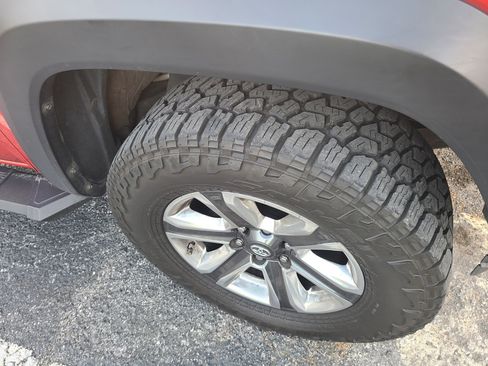 Used 2018 Toyota Tacoma TRD Off-Road image 22