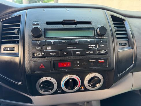 Used 2011 Toyota Tacoma image 29