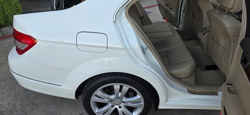 Used 2011 Mercedes-Benz C 300 Sport image 42