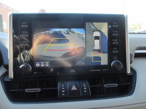 Used 2021 Toyota RAV4 Limited image 11