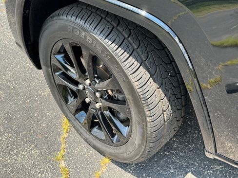 Used 2021 Jeep Grand Cherokee Laredo X image 39