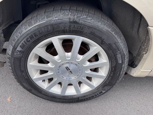 Used 2007 Lincoln Town Car Signature image 33