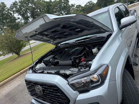 Used 2020 Toyota Tacoma TRD Sport image 22
