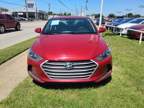 Used 2018 Hyundai Elantra Limited image 2