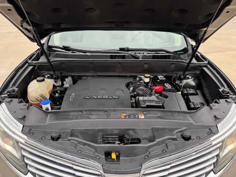 Used 2017 Lincoln MKX Select image 9