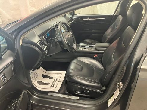 Used 2017 Ford Fusion Titanium image 2