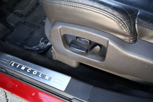 Used 2018 Lincoln MKT image 20