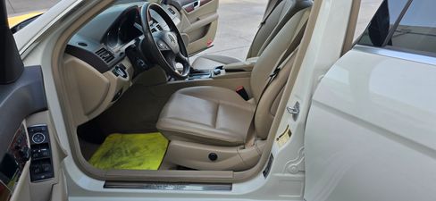 Used 2011 Mercedes-Benz C 300 Sport image 30