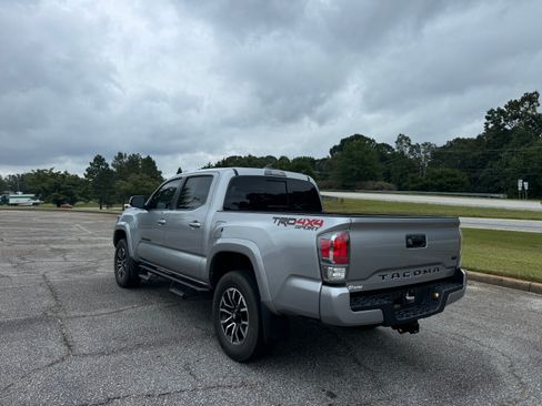 Used 2020 Toyota Tacoma TRD Sport image 5