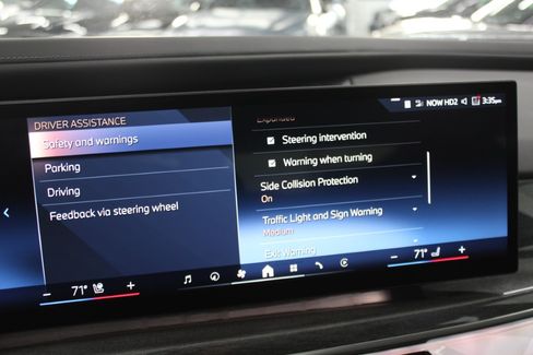 Used 2023 BMW i7 xDrive60 image 31