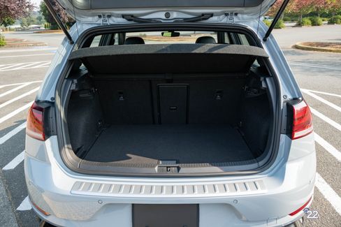 Used 2019 Volkswagen Golf R image 19