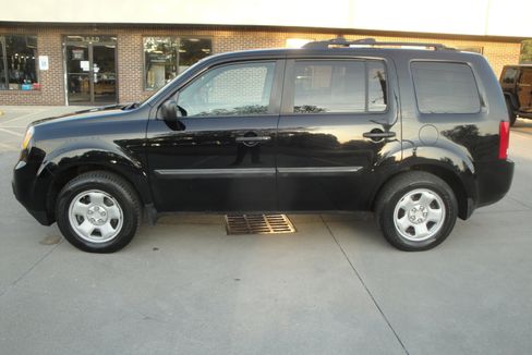 Used 2014 Honda Pilot LX image 2