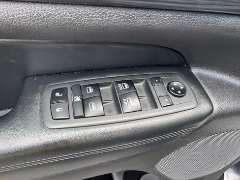 Used 2021 Jeep Grand Cherokee Laredo X image 32