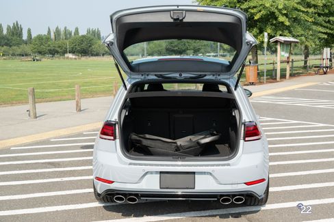 Used 2019 Volkswagen Golf R image 78