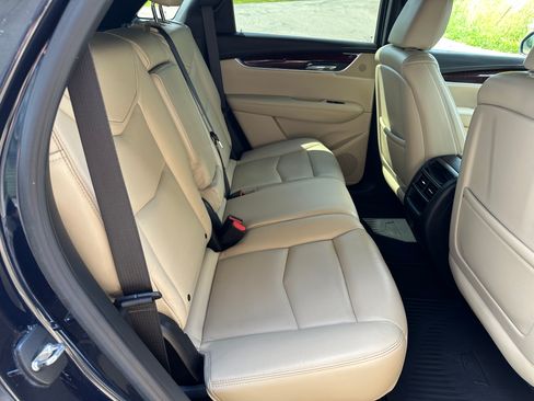 Used 2017 Cadillac XT5 Luxury image 16