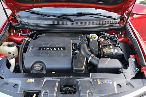 Used 2018 Lincoln MKT image 42