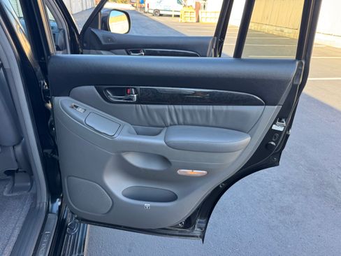 Used 2005 Lexus GX 470 image 24