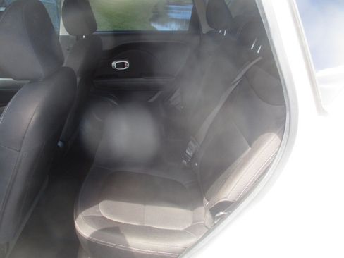 Used 2016 Kia Soul image 12