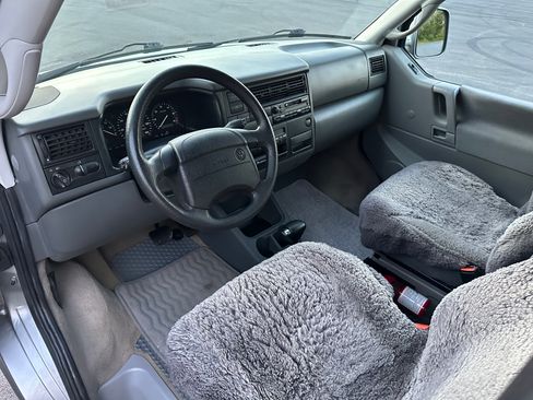 Used 1999 Volkswagen Eurovan GLS image 37