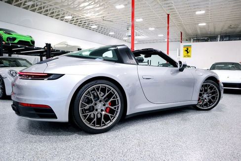 Used 2021 Porsche 911 Targa 4S image 9