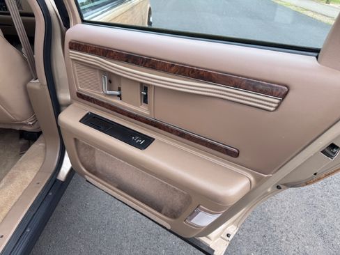 Used 1996 Buick Roadmaster Estate image 24