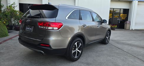 Used 2016 Kia Sorento EX-L image 8