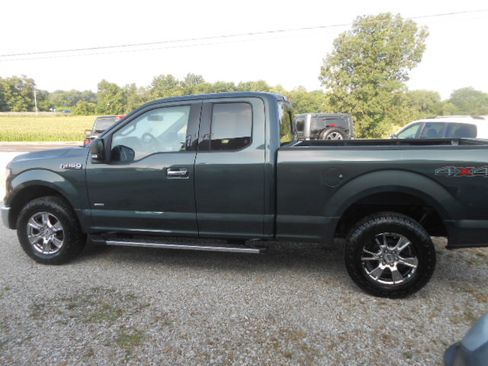 Used 2015 Ford F150 XLT image 2