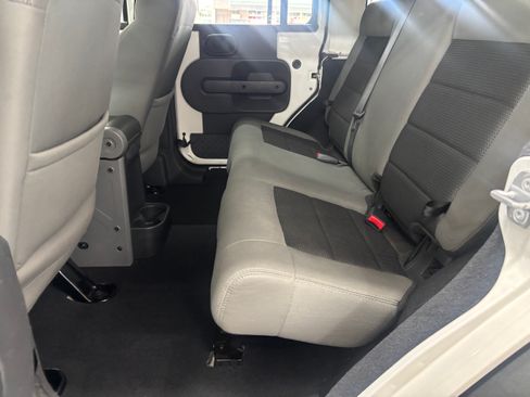 Used 2010 Jeep Wrangler Unlimited Sport image 12
