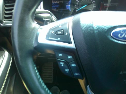 Used 2015 Ford Edge Titanium image 17