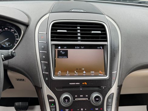 Used 2017 Lincoln MKX Select image 25