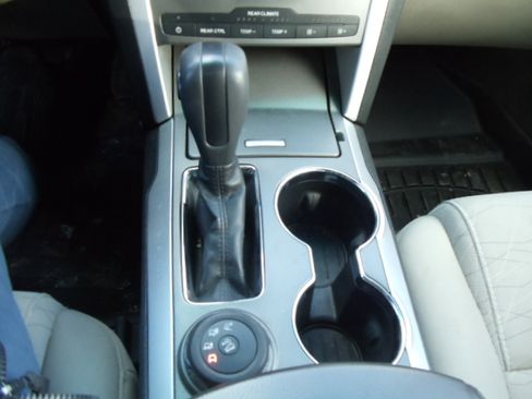 Used 2014 Ford Explorer XLS image 20