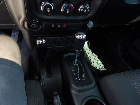 Used 2012 Jeep Wrangler Sport image 12