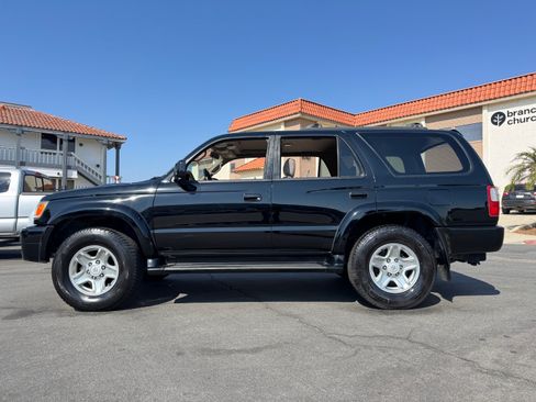 Used 2000 Toyota 4Runner Sport image 3