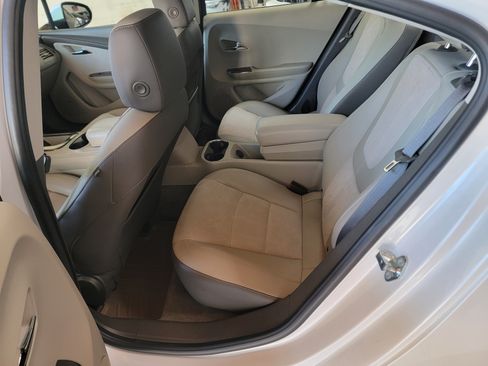 Used 2015 Chevrolet Volt Premium image 12