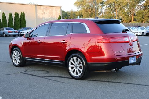 Used 2018 Lincoln MKT image 6