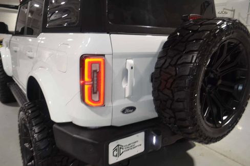 Used 2023 Ford Bronco Outer Banks image 10