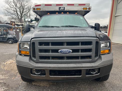 Used 2005 Ford F450 image 3