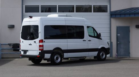 Used 2017 Mercedes-Benz Sprinter 2500 image 4