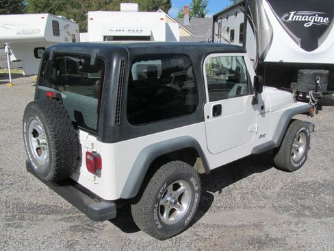 Used 1997 Jeep Wrangler SE image 3
