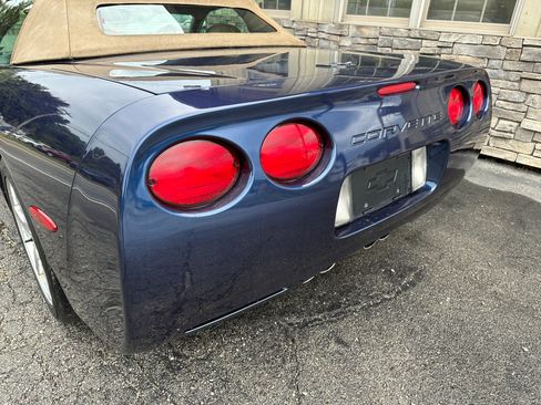 Used 2001 Chevrolet Corvette image 8