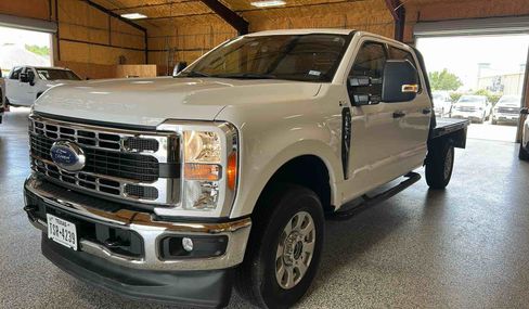 Used 2023 Ford F250 XLT image 1