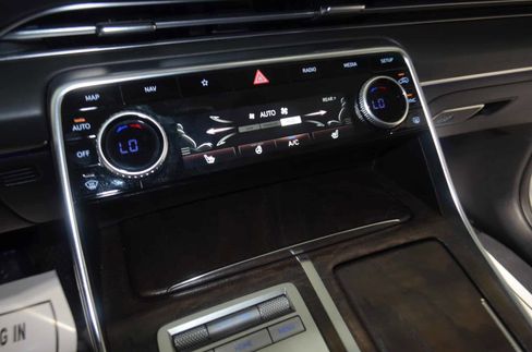 Used 2024 Genesis GV80 2.5T image 27