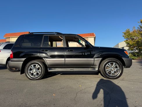 Used 2005 Lexus LX 470 image 14