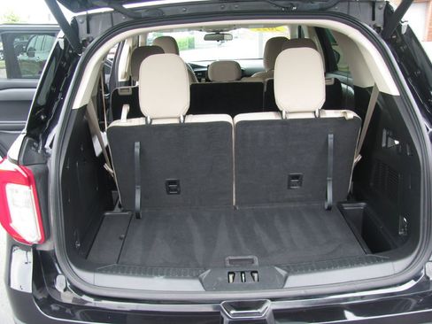 Used 2022 Ford Explorer image 8