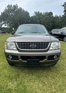 Used 2005 Ford Explorer XLT image 3